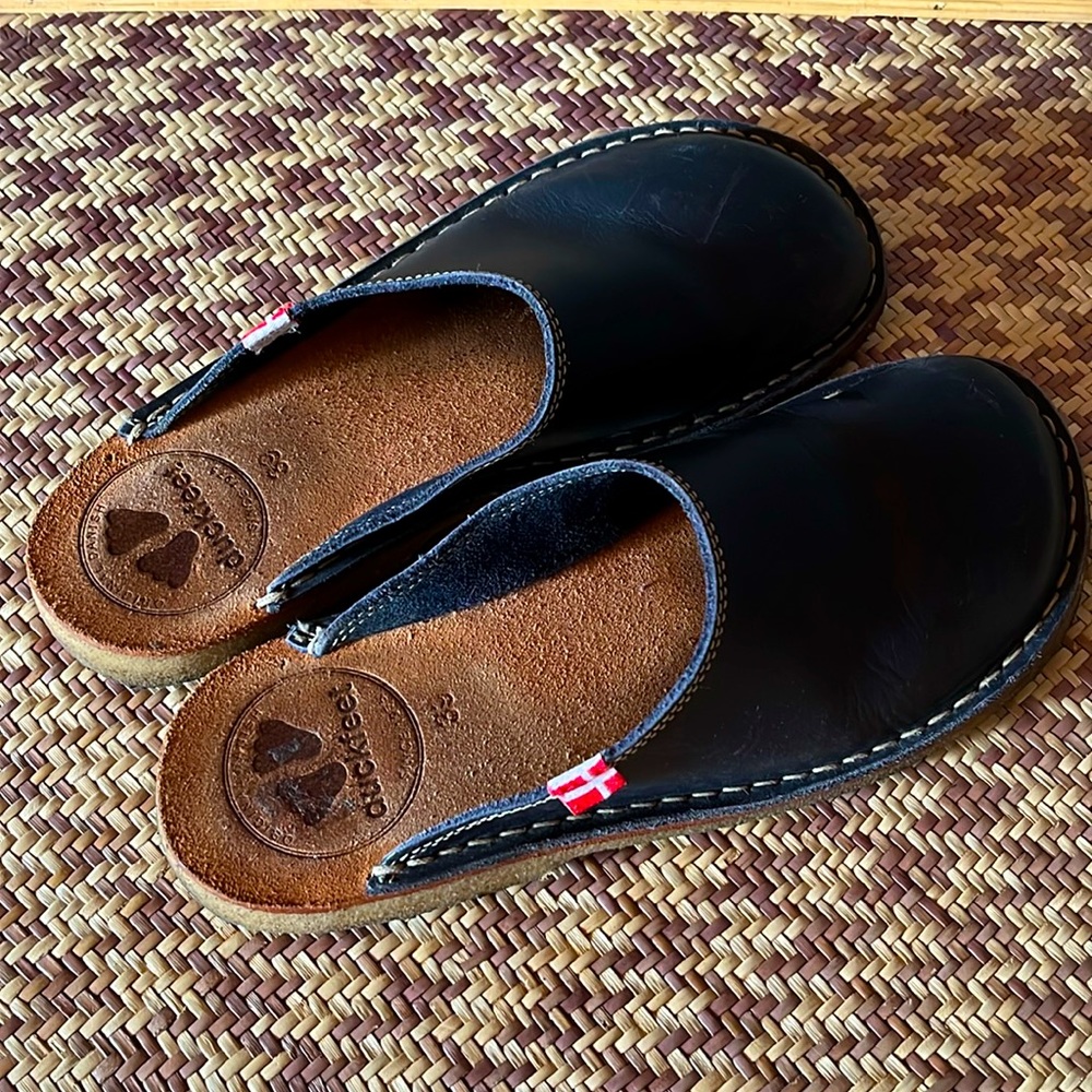 Beautiful Blavand clogs by DUCKFEET!